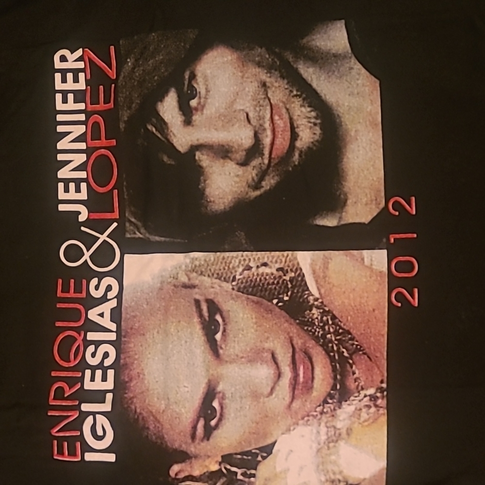 JLo & Enrique tshirt XL